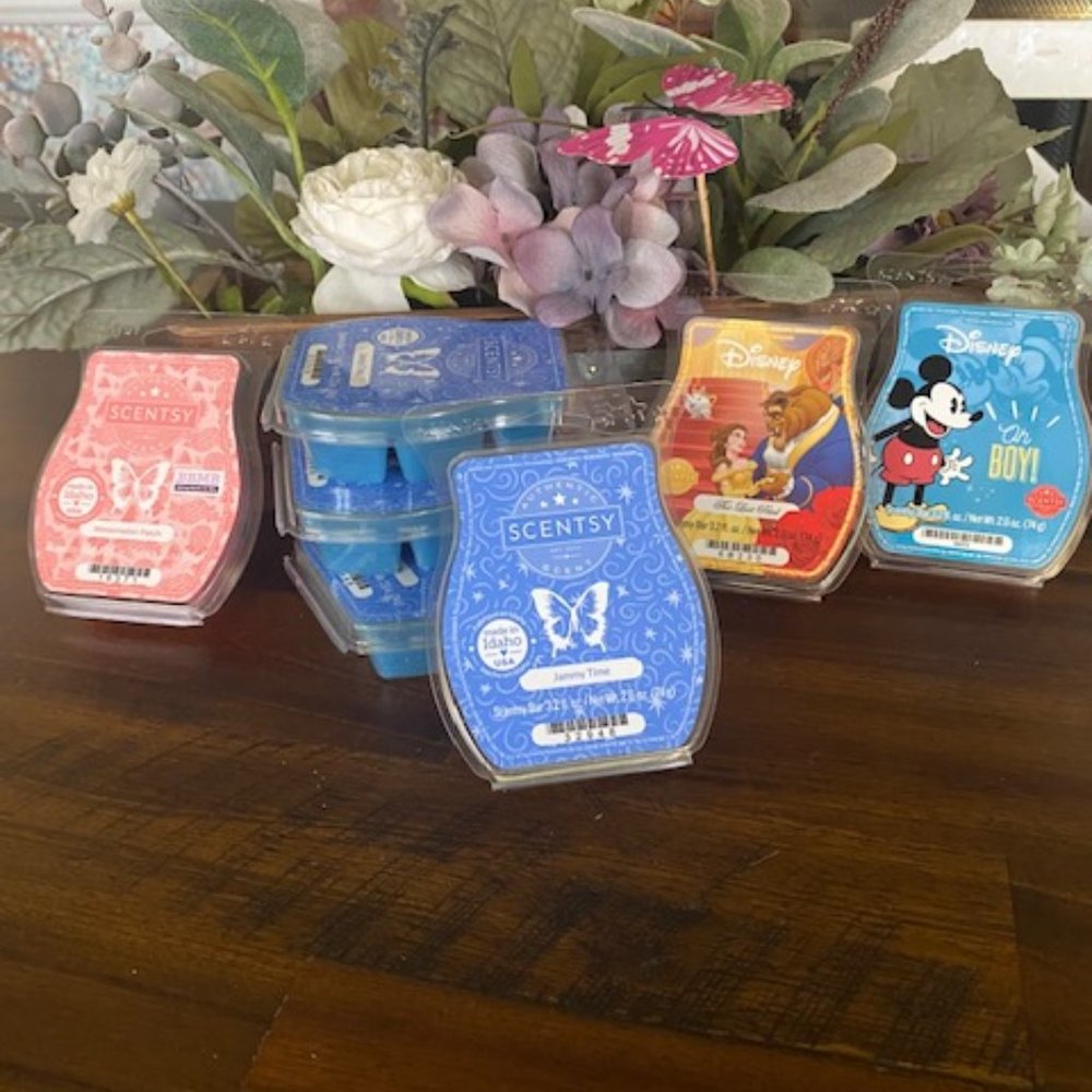 Scentsy Candle Tarts ( Lot of 7)